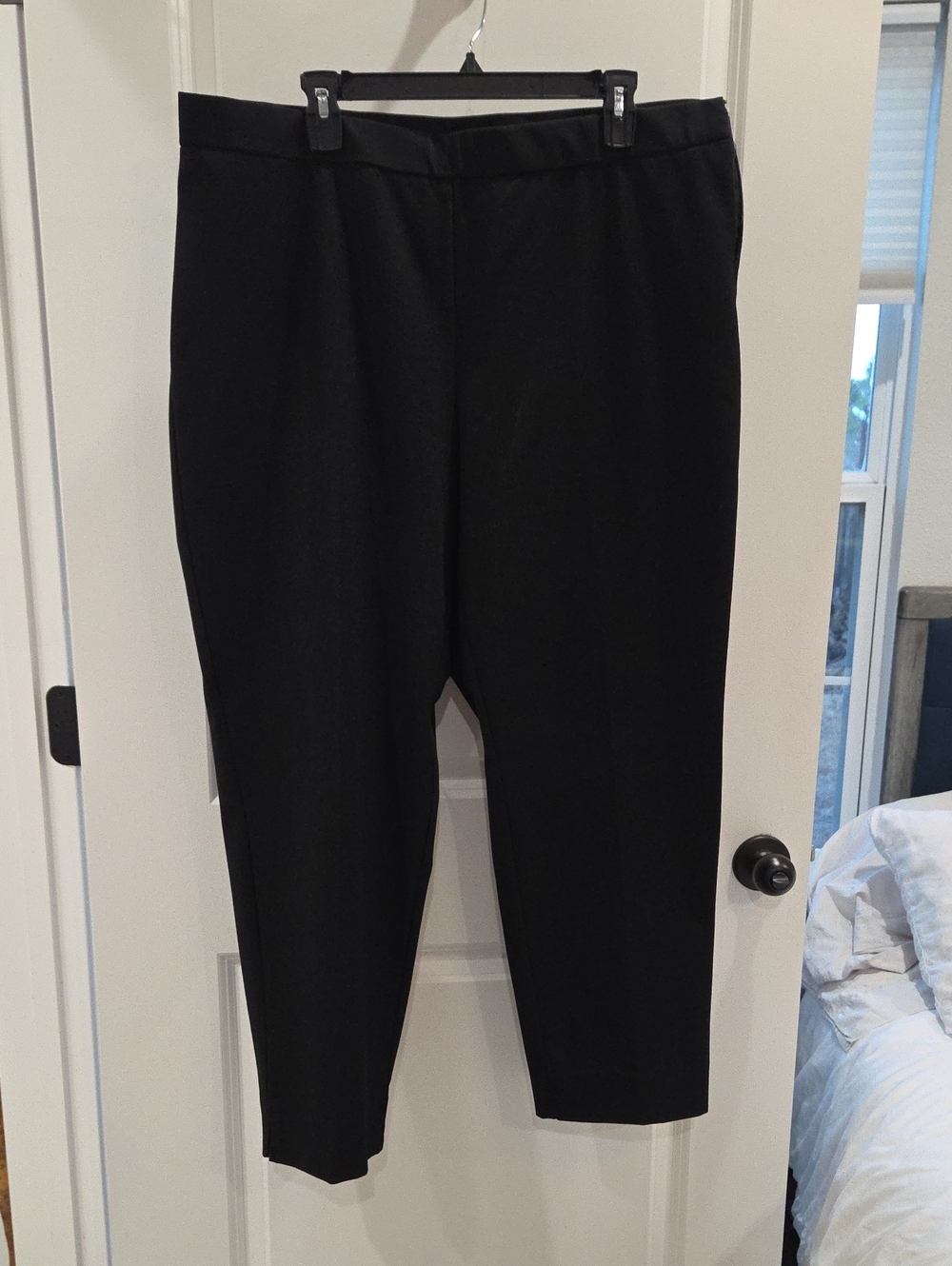 Investments Black Cropped Ponte Pants